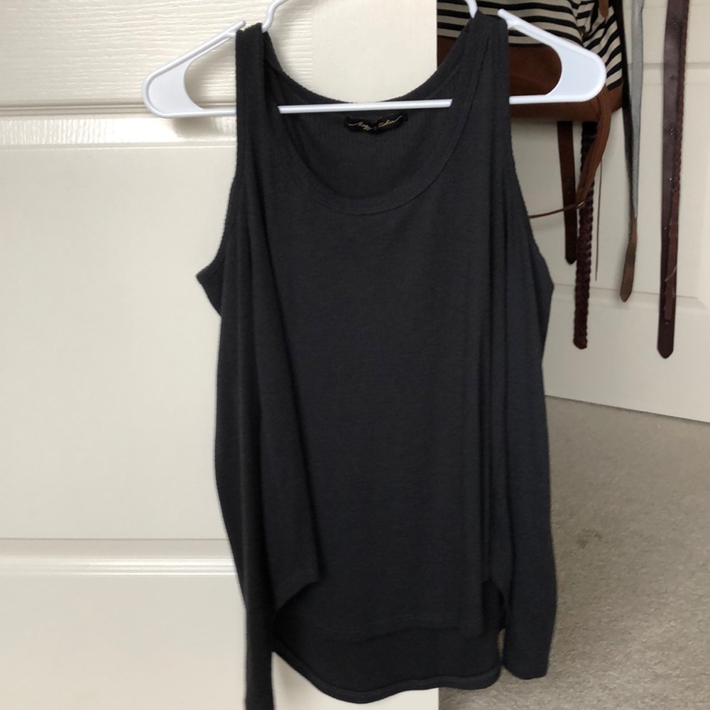 Open shoulder long sleeve top